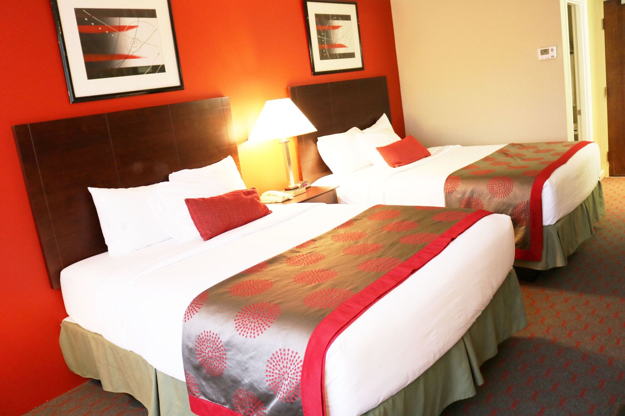 Hotel Ramada & Conference Center By Wyndham 3*